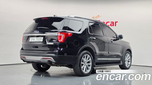 Ford Explorer 2017 — photo 2