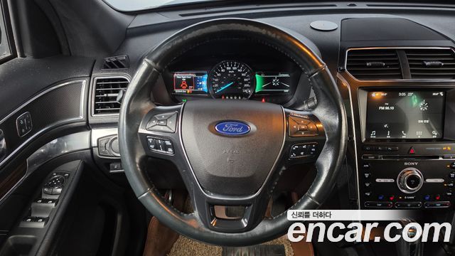 Ford Explorer 2017 — photo 13