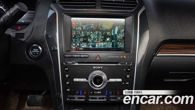 Ford Explorer 2017 — photo 14