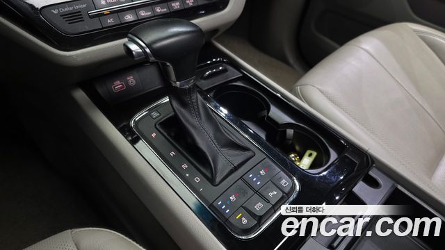 Kia Canival 2018 — photo 9