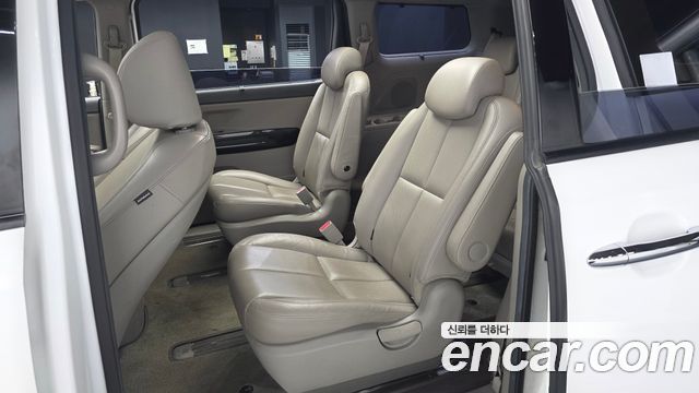Kia Canival 2018 — photo 12