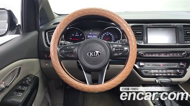 Kia Canival 2018 — photo 14