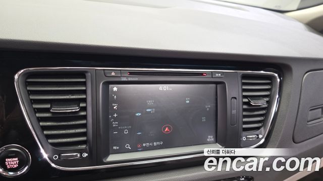 Kia Canival 2018 — photo 16