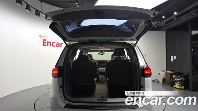 Kia Canival 2018 — photo 20
