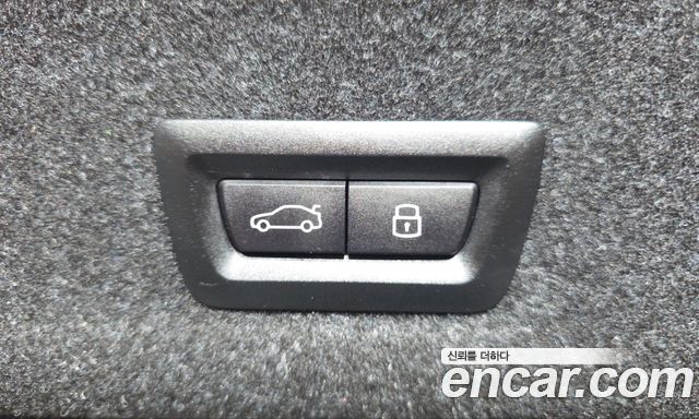 BMW 3-Series 2024 — photo 25