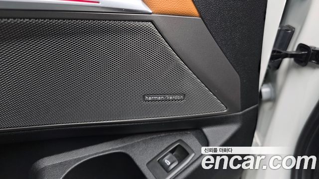 BMW 3-Series 2024 — photo 29