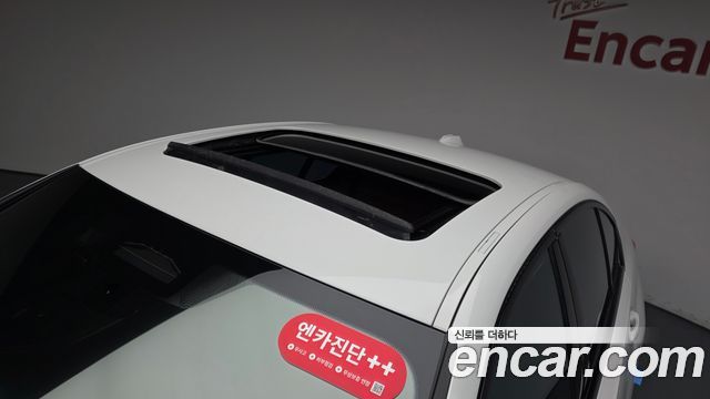 BMW 3-Series 2024 — photo 35