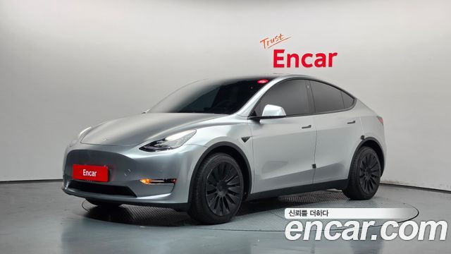 Tesla Model Y 2022 — photo 1
