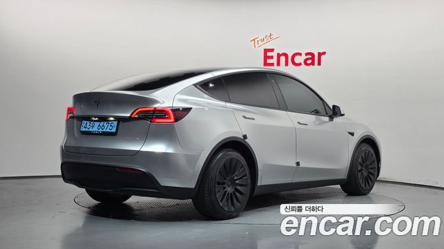 Tesla Model Y 2022 — photo 2