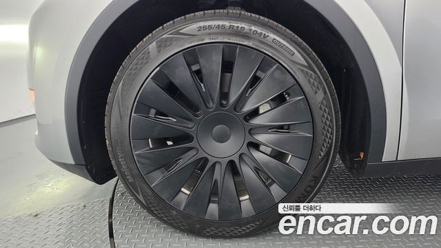 Tesla Model Y 2022 — photo 5