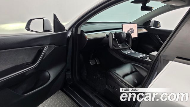 Tesla Model Y 2022 — photo 10