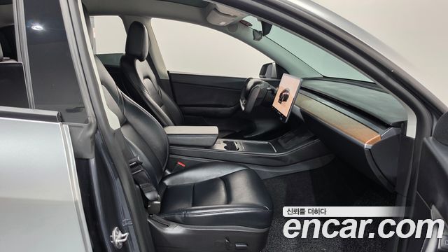 Tesla Model Y 2022 — photo 11