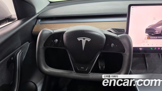 Tesla Model Y 2022 — photo 13