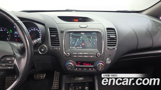 Kia K3 2016 — photo 14