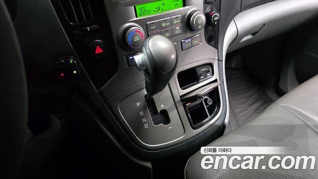 Hyundai Starex 2015 — photo 9