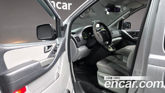 Hyundai Starex 2015 — photo 10