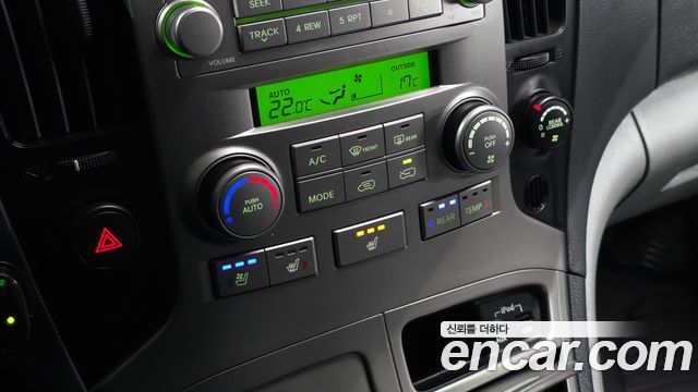 Hyundai Starex 2015 — photo 19