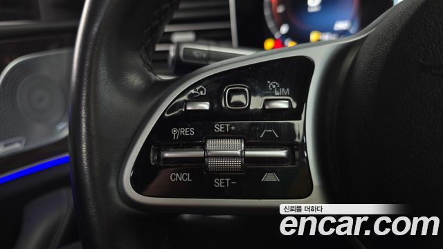 Mercedes-Benz GLE-Class 2021 — photo 19