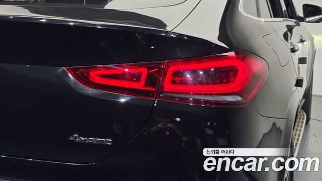 Mercedes-Benz GLE-Class 2021 — photo 23