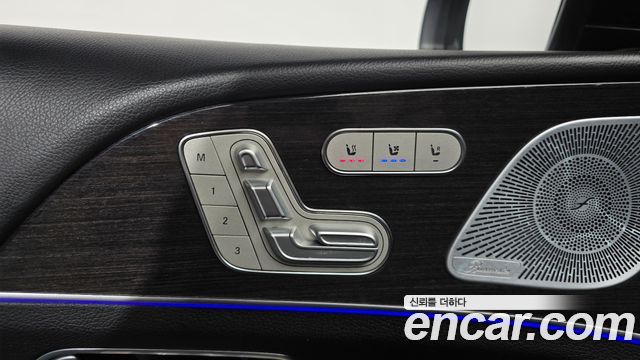 Mercedes-Benz GLE-Class 2021 — photo 25