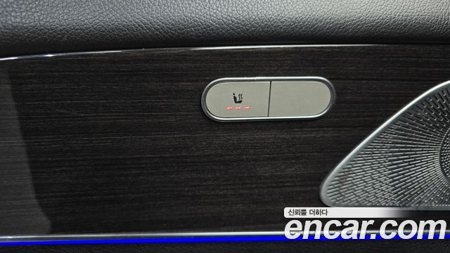 Mercedes-Benz GLE-Class 2021 — photo 26