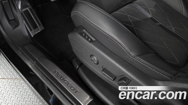 Peugeot 3008 2020 — photo 32