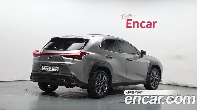 Lexus UX 2021 — photo 2