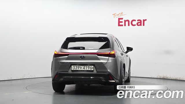 Lexus UX 2021 — photo 4