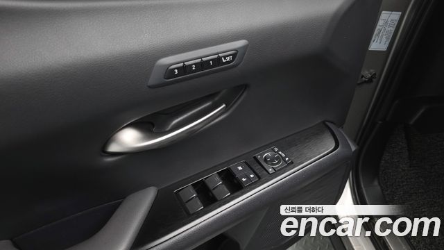 Lexus UX 2021 — photo 27
