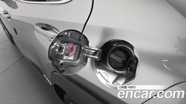 Lexus UX 2021 — photo 34