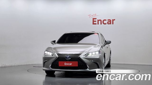 Lexus ES 2019 — photo 3