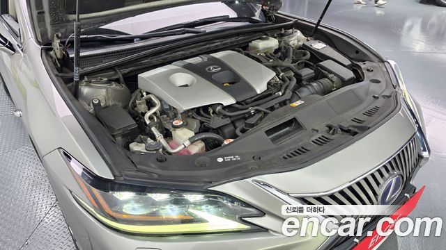 Lexus ES 2019 — photo 6