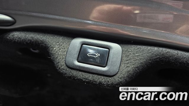 Lexus ES 2019 — photo 19