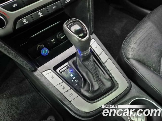 Hyundai AVANTE 2017 — photo 7