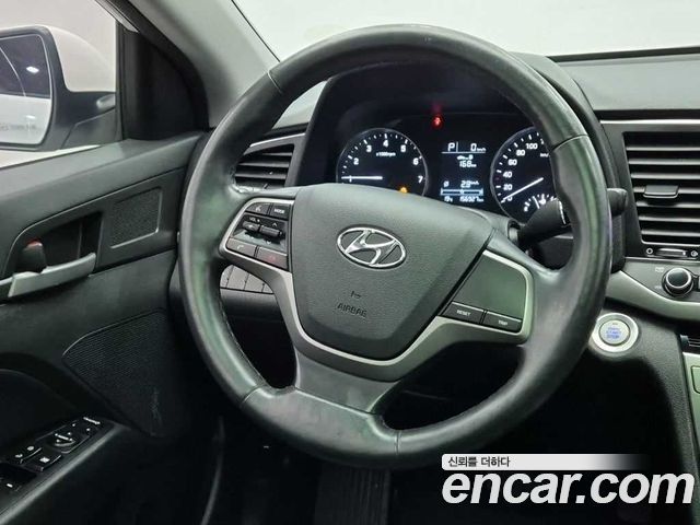 Hyundai AVANTE 2017 — photo 8