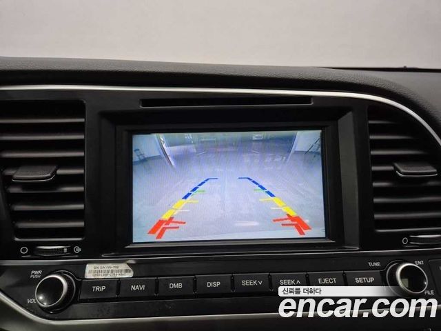 Hyundai AVANTE 2017 — photo 14