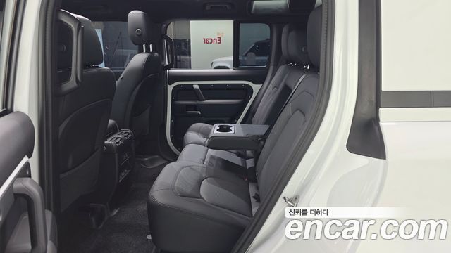 Land Rover Defender 2026 — photo 4