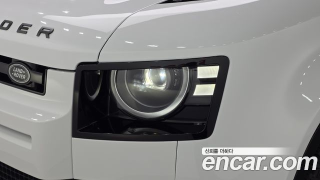 Land Rover Defender 2026 — photo 17