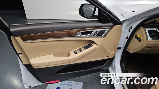 Hyundai Genesis 2016 — photo 14