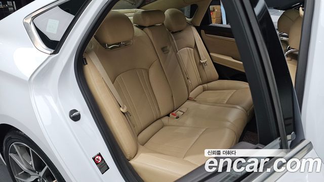 Hyundai Genesis 2016 — photo 16