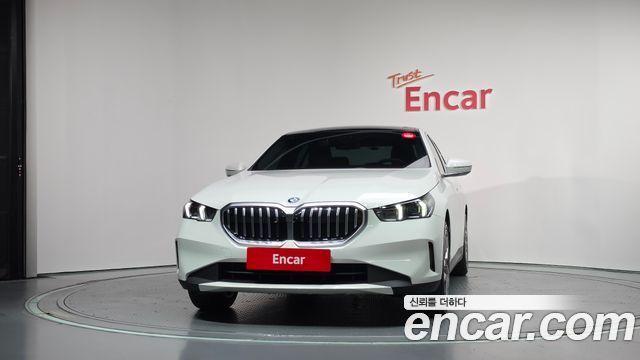 BMW 5-Series 2024 — photo 3