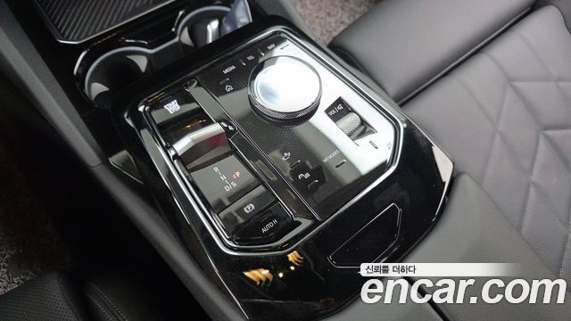 BMW 5-Series 2024 — photo 12