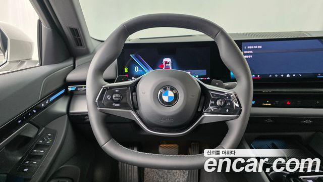 BMW 5-Series 2024 — photo 18