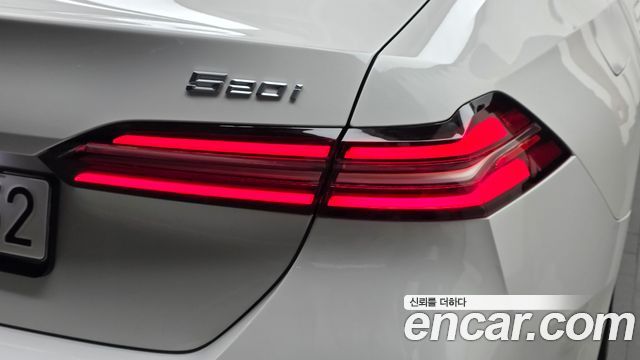 BMW 5-Series 2024 — photo 9