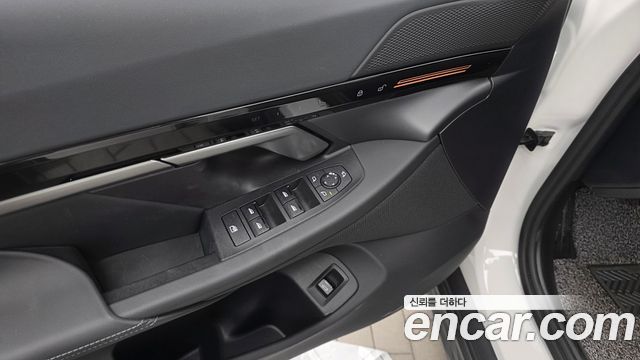 BMW 5-Series 2024 — photo 28