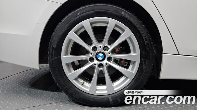 BMW 3-Series 2017 — photo 5