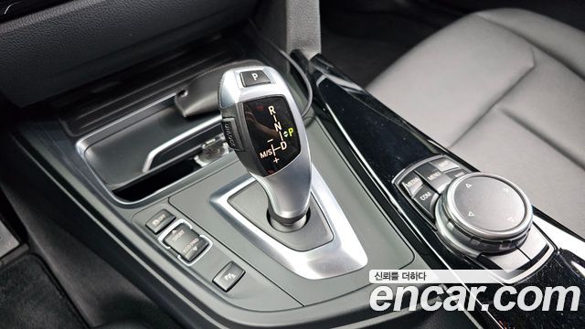 BMW 3-Series 2017 — photo 9