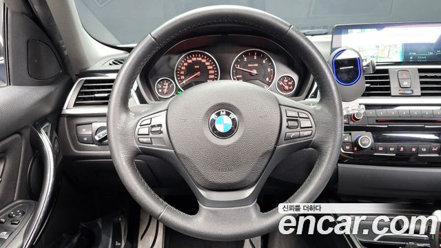 BMW 3-Series 2017 — photo 13