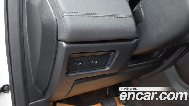 Land Rover Discovery Sport 2019 — photo 22