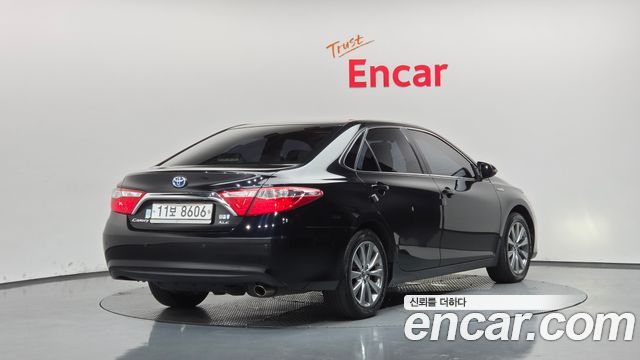 Toyota Camry 2015 — photo 2